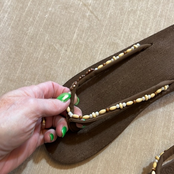 Triple T Trading flip flops chocolate brown with flower and bead design. Size 8 - Picture 9 of 12